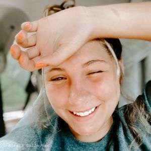 Meet your Posher, Alexis